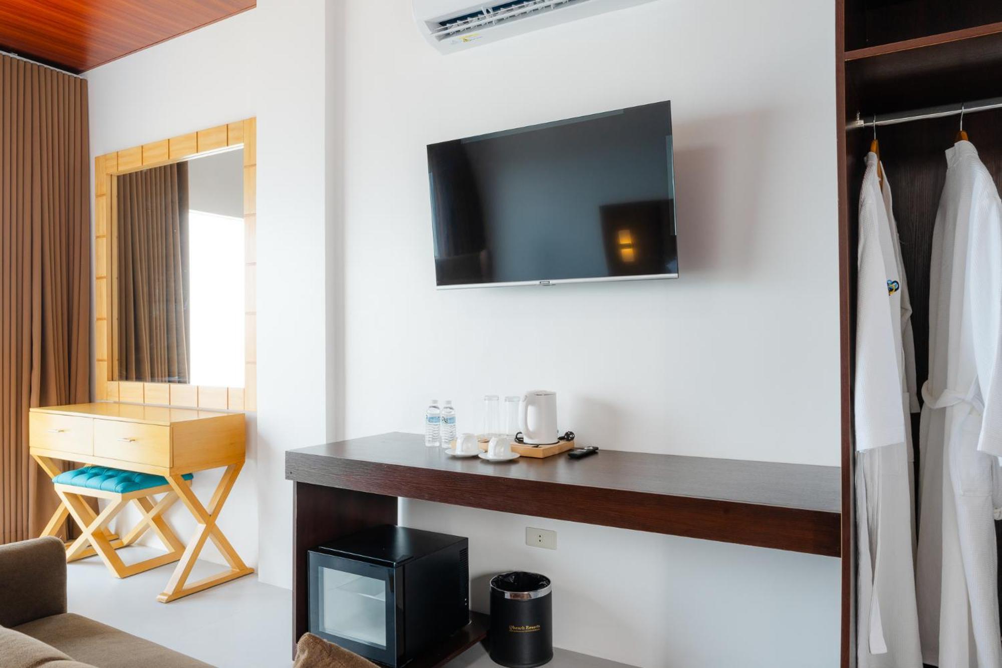 Q Beach Resort Cabangan Habitación foto